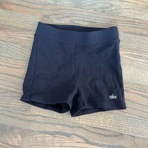 black alo ribbed biker shorts!